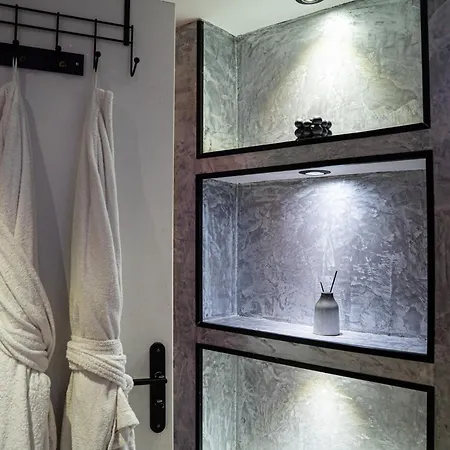 Privative Avec Jacuzzi, Massage & Sauna