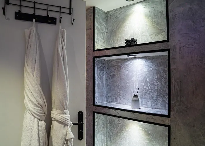 Privative Avec Jacuzzi, Massage & Sauna