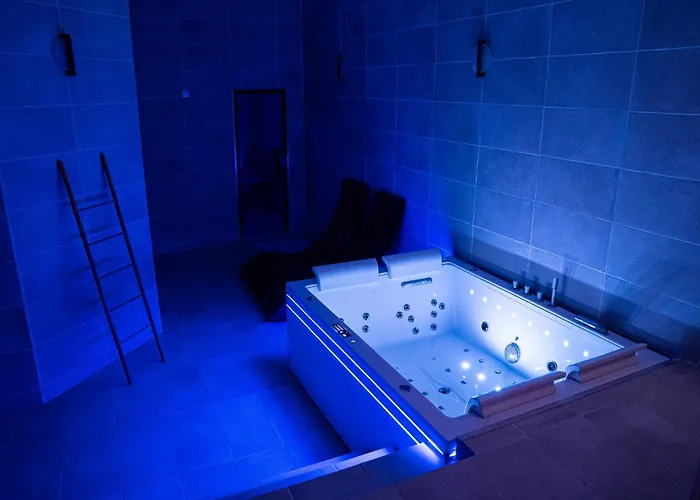Privative Avec Jacuzzi, Massage & Sauna * 폰테네이오로저스
